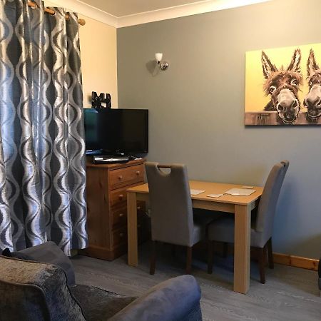 No 5 Newly Refurbished 4 Bedroom House Cononbridge Esterno foto