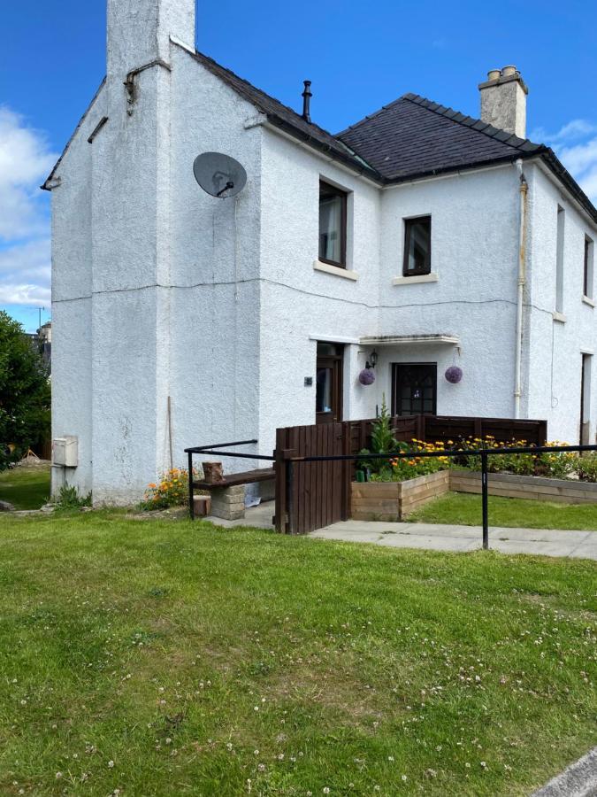 No 5 Newly Refurbished 4 Bedroom House Cononbridge Esterno foto