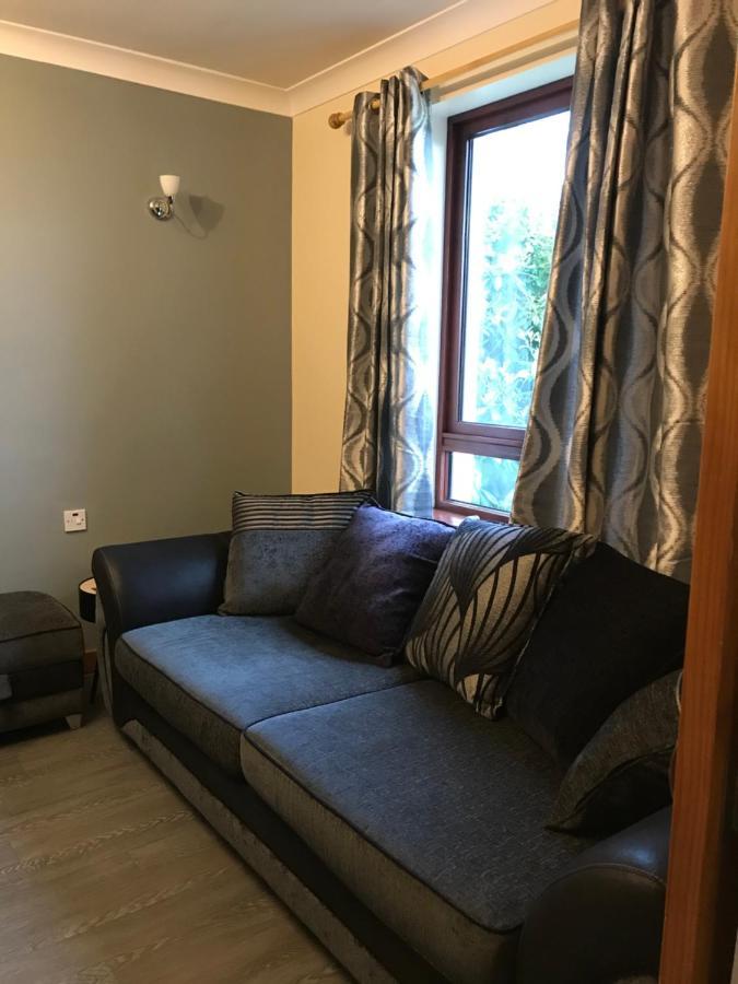 No 5 Newly Refurbished 4 Bedroom House Cononbridge Esterno foto