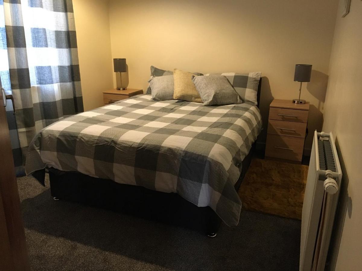 No 5 Newly Refurbished 4 Bedroom House Cononbridge Esterno foto