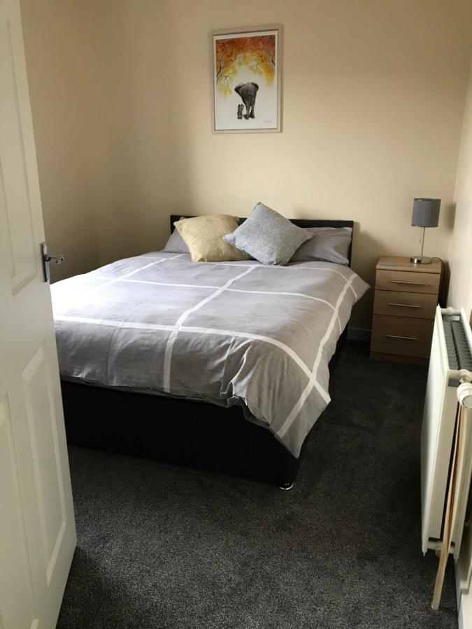 No 5 Newly Refurbished 4 Bedroom House Cononbridge Esterno foto