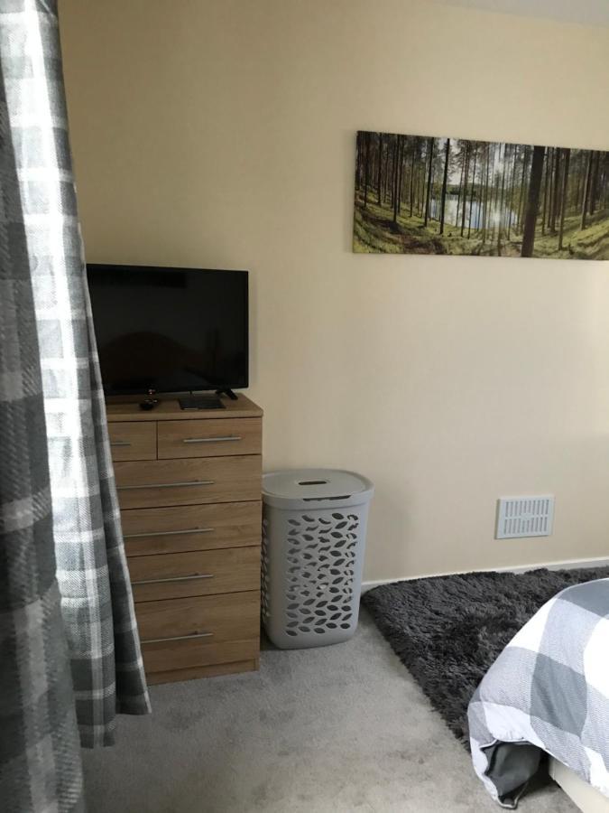 No 5 Newly Refurbished 4 Bedroom House Cononbridge Esterno foto